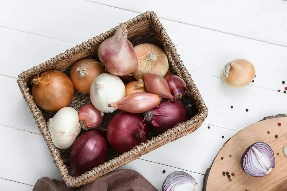 mật ong kỵ với gì? kỵ hành tỏi sống