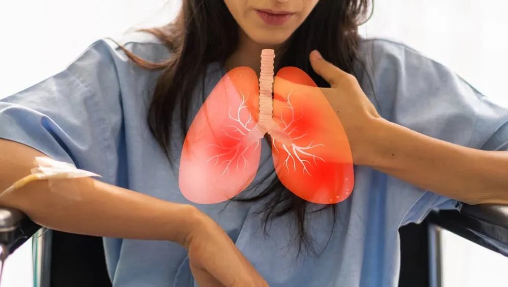 bị đau ngực bên trái ở nữ