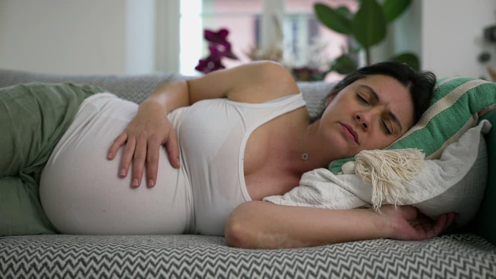 bị xoắn buồng trứng