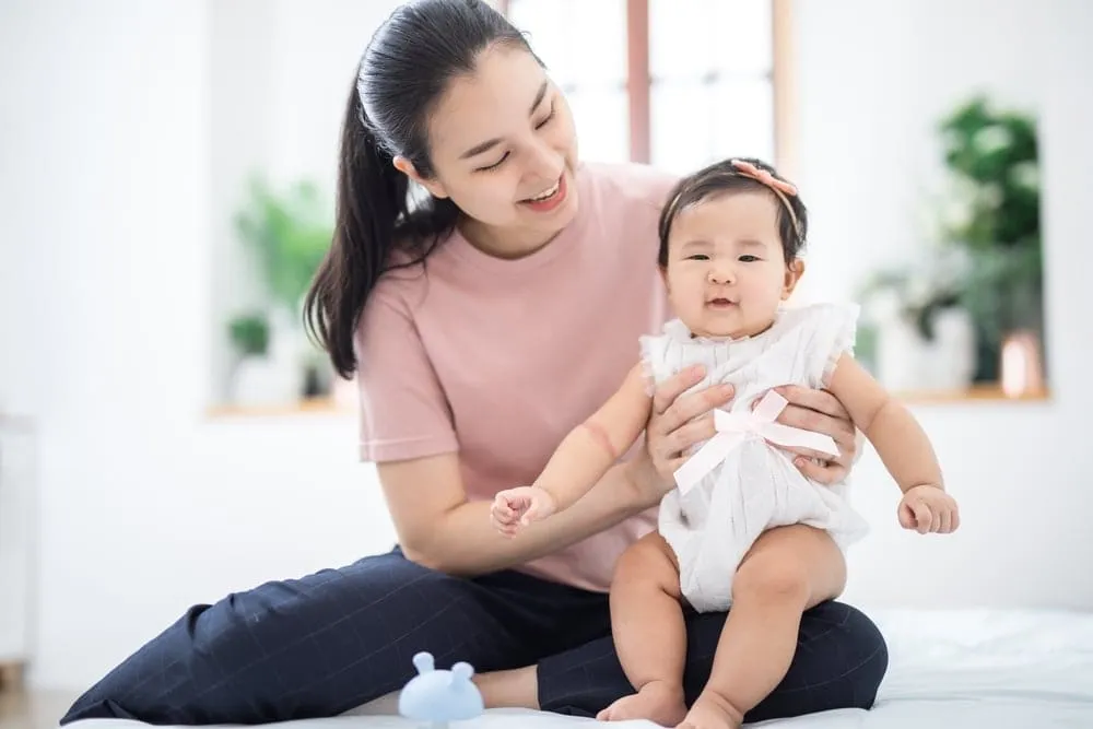 Màu phân của bé