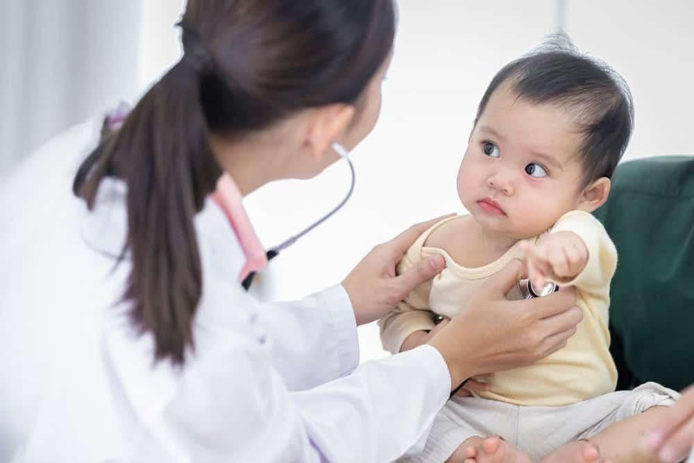 nên tiêm viêm não mô cầu AC hay BC cho trẻ