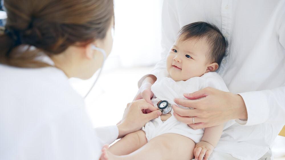 nên tiêm viêm não mô cầu AC hay BC cho trẻ