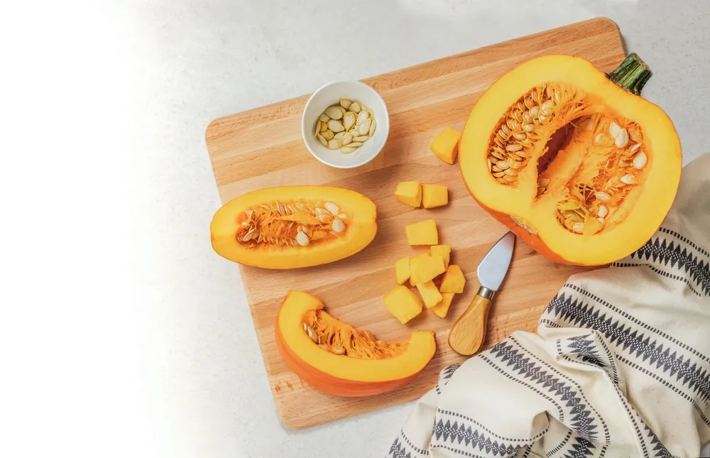 Cách nấu cháo cá lóc với bí đỏ cho bé