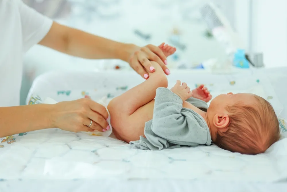 trẻ sơ sinh đi phân loãng