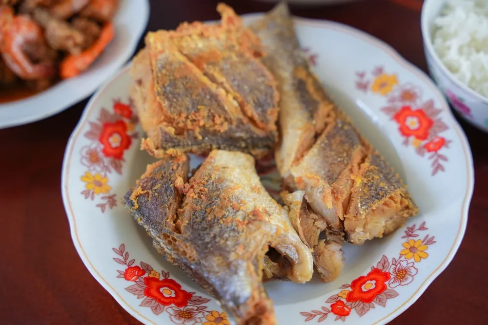 cháo trắng ăn cùng cá khô