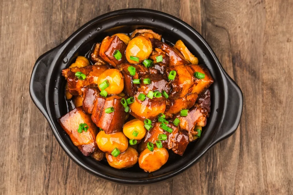 thịt heo kho hạt dẻ