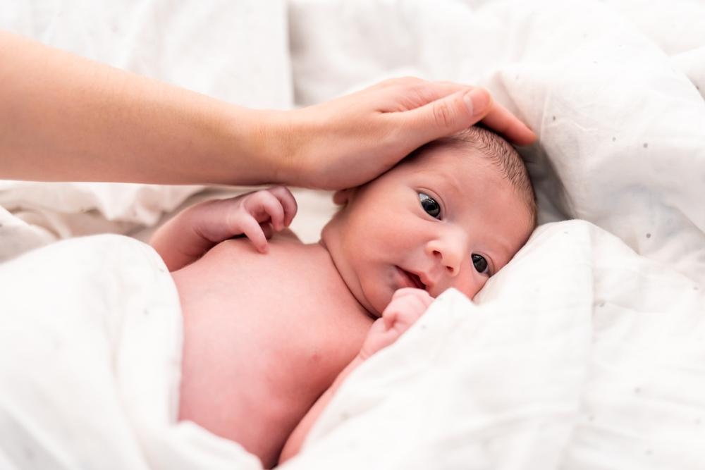 thóp trẻ sơ sinh bị lõm có cần điều trị không