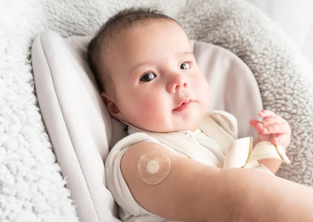 trẻ đang sổ mũi có tiêm phòng cúm được không