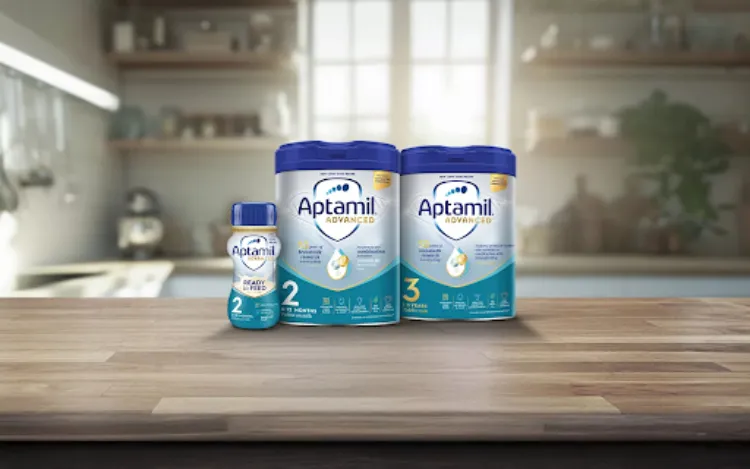 Aptamil Advanced có sự kết hợp giữa các dưỡng chất thiết yếu như DHA, ARA, Prebiotics và Probiotics