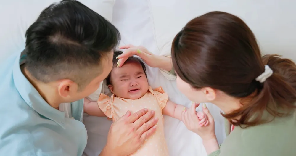 Đêm nào bé cũng khóc:  Sự thật ít ai nói về mẫn cảm tiêu hóa - Hello Bacsi