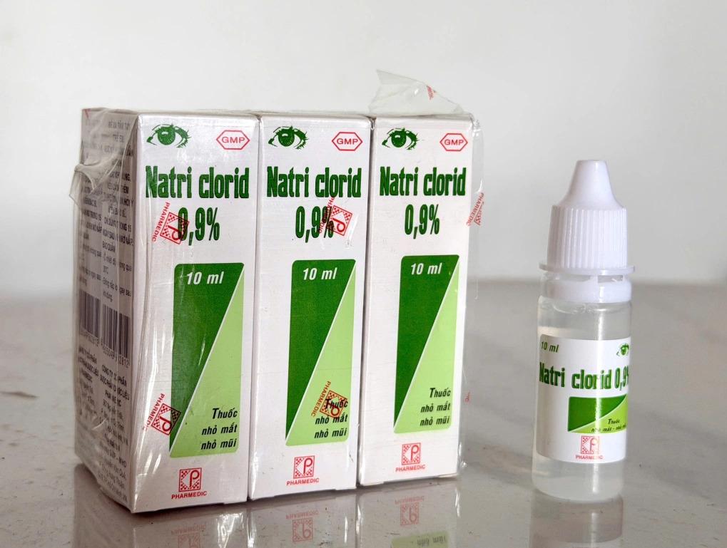 Nước muối sinh lý nhỏ mắt: Tiêu chuẩn độ trong và những cảnh báo y tế quan trọng
