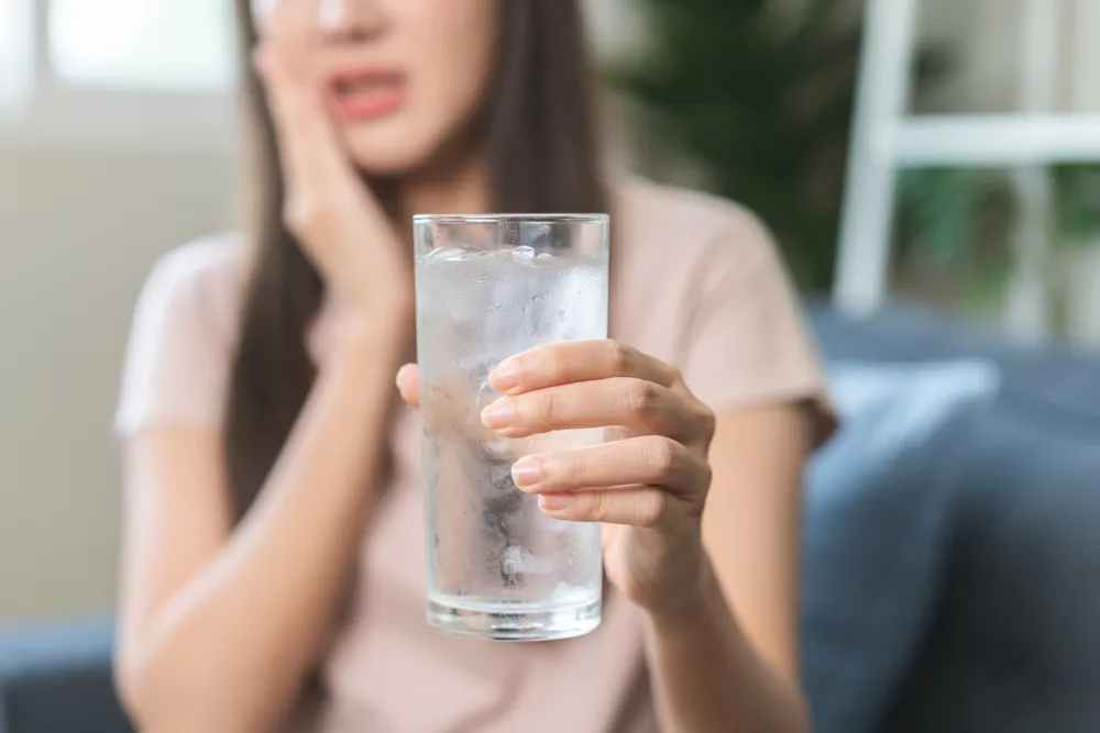 Trời nắng nóng, thường xuyên uống nước đá có tốt không?