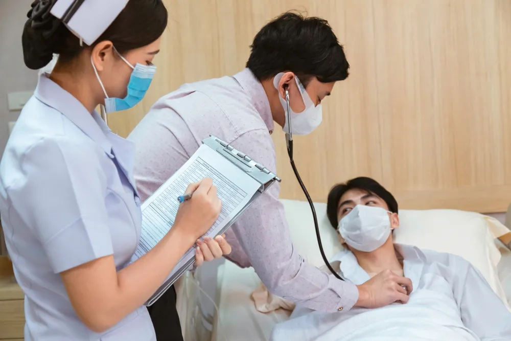 Khám bảo hiểm y tế trái tuyến