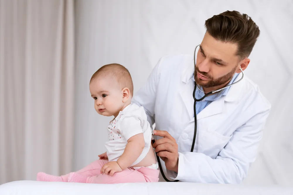 Biểu hiện viêm phổi ở trẻ sơ sinh và cách chăm sóc khi trẻ bị viêm phổi